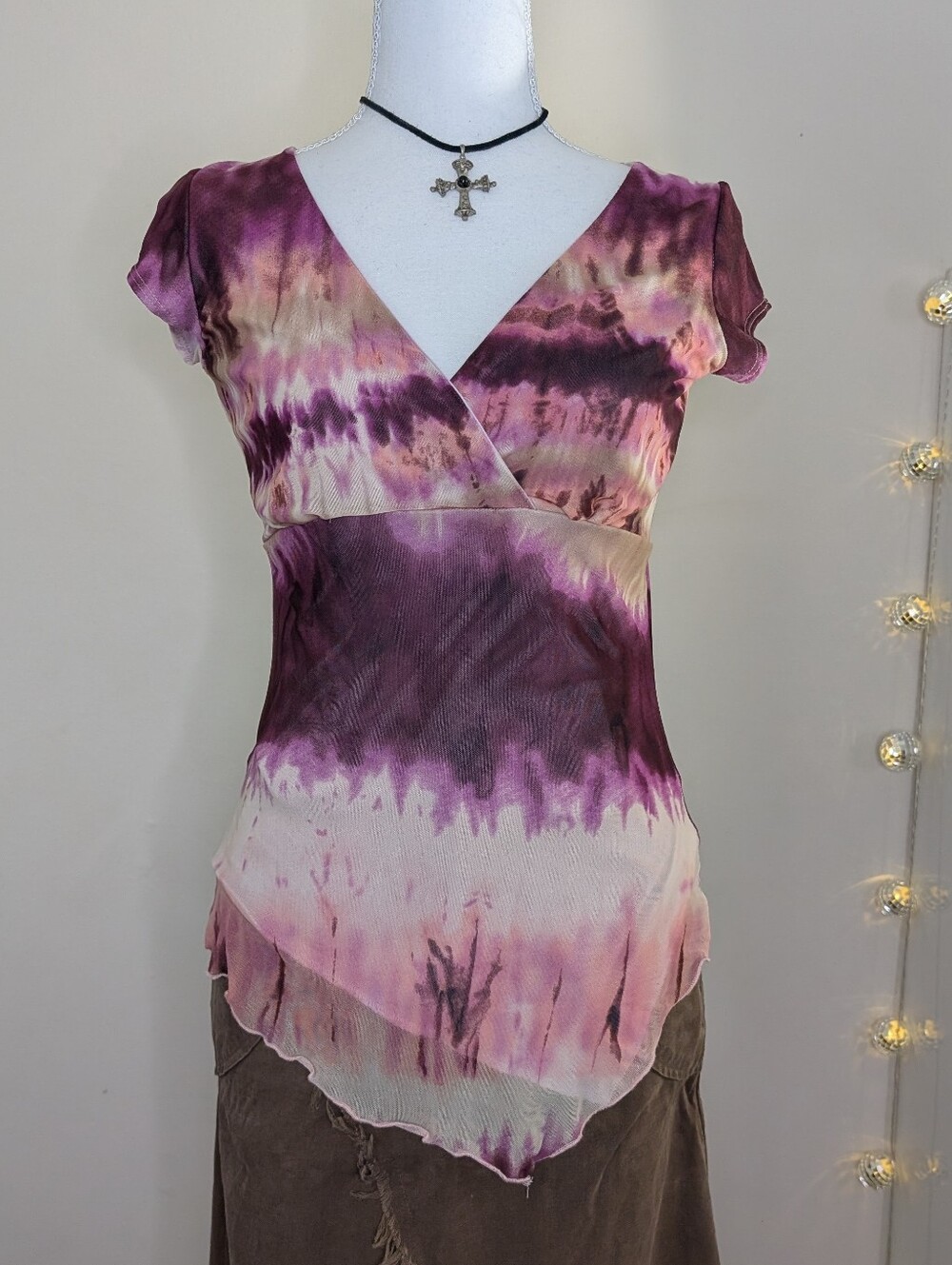 le chateau Purple and Pink Tie-Dye Short Sleeve Top Asymmetrical Hem
